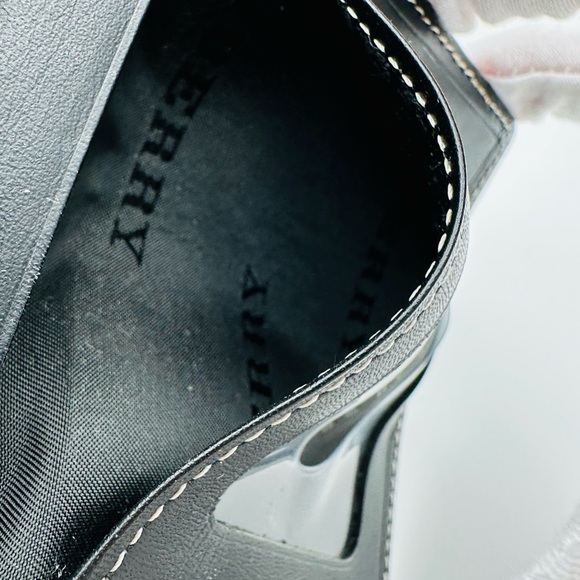 Burberry Bi fold Wallet - Picture 7 of 7